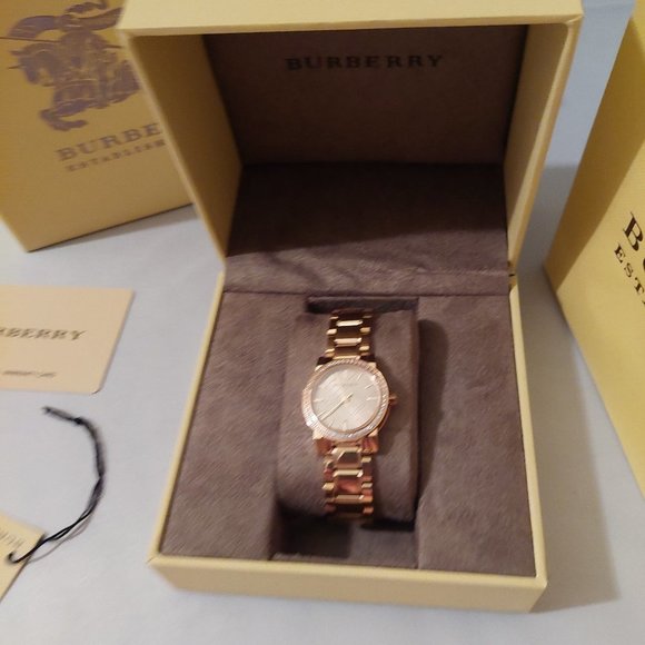 LUXURY BURBERRY Diamond Rose Gold Watch - NEW! - Picture 16 of 16